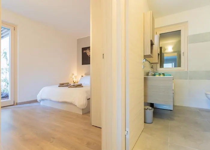 Apartment Anna's Quite & Charme Pianello Del Lario