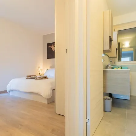 Apartment Anna's Quite & Charme Pianello Del Lario