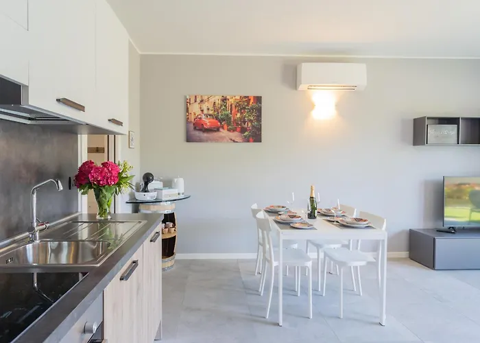 Anna's Quite & Charme Apartment Pianello Del Lario